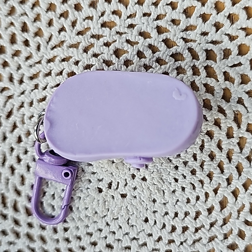 Cute Croc Keychain - Creative Resin Slipper Charms New - Picture 2 of 5